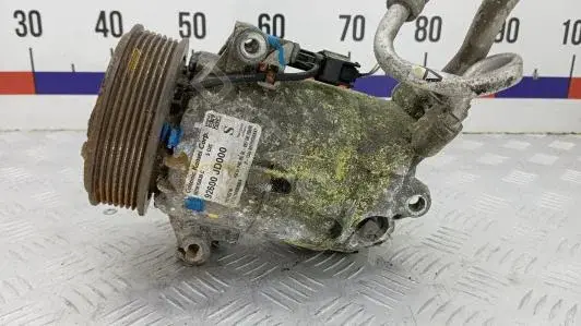 Компрессор кондиционера 92600-JD000