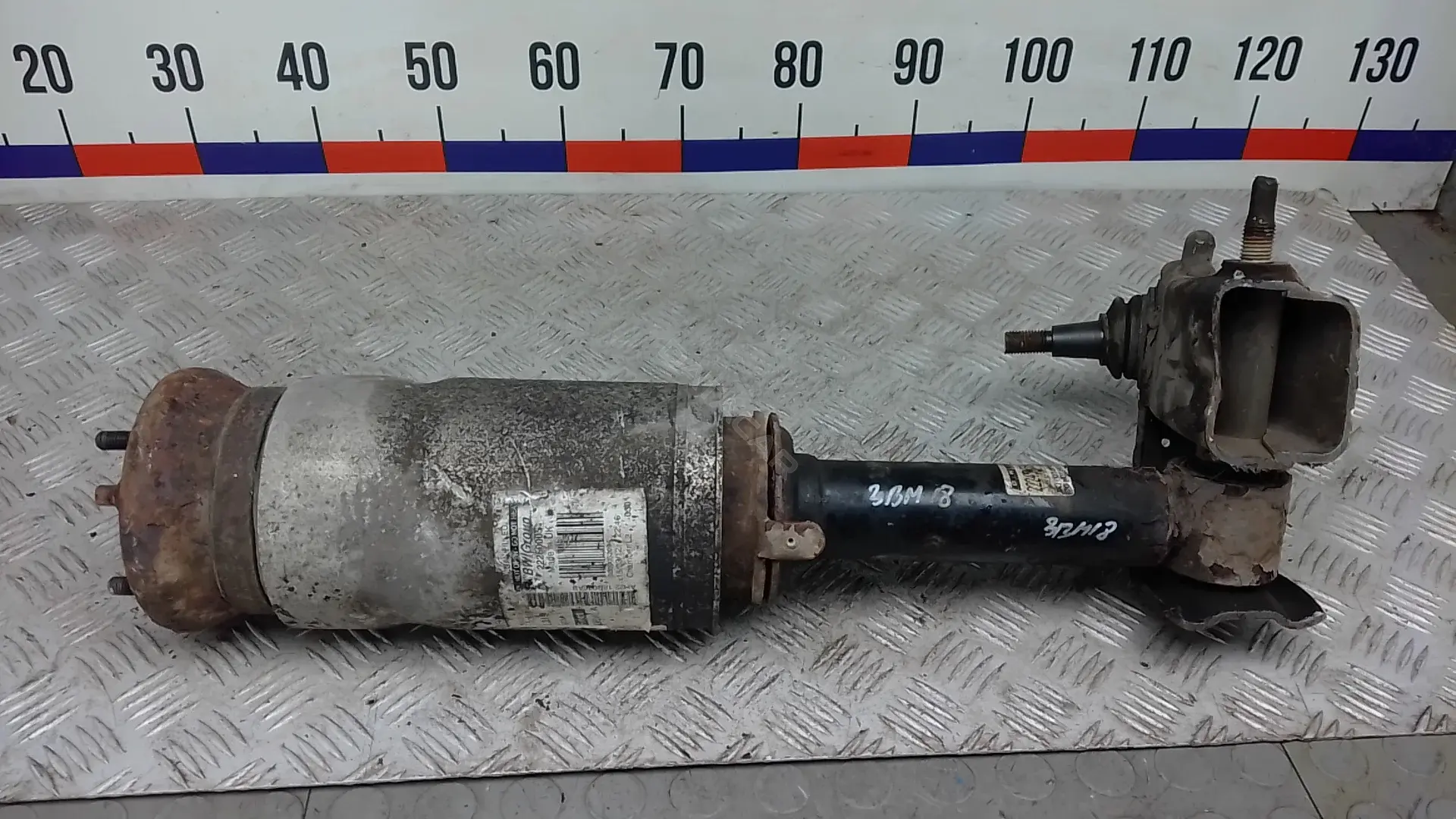 Стойка передняя 3BM18K502