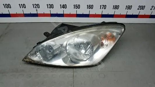 Фары UOK68MR01