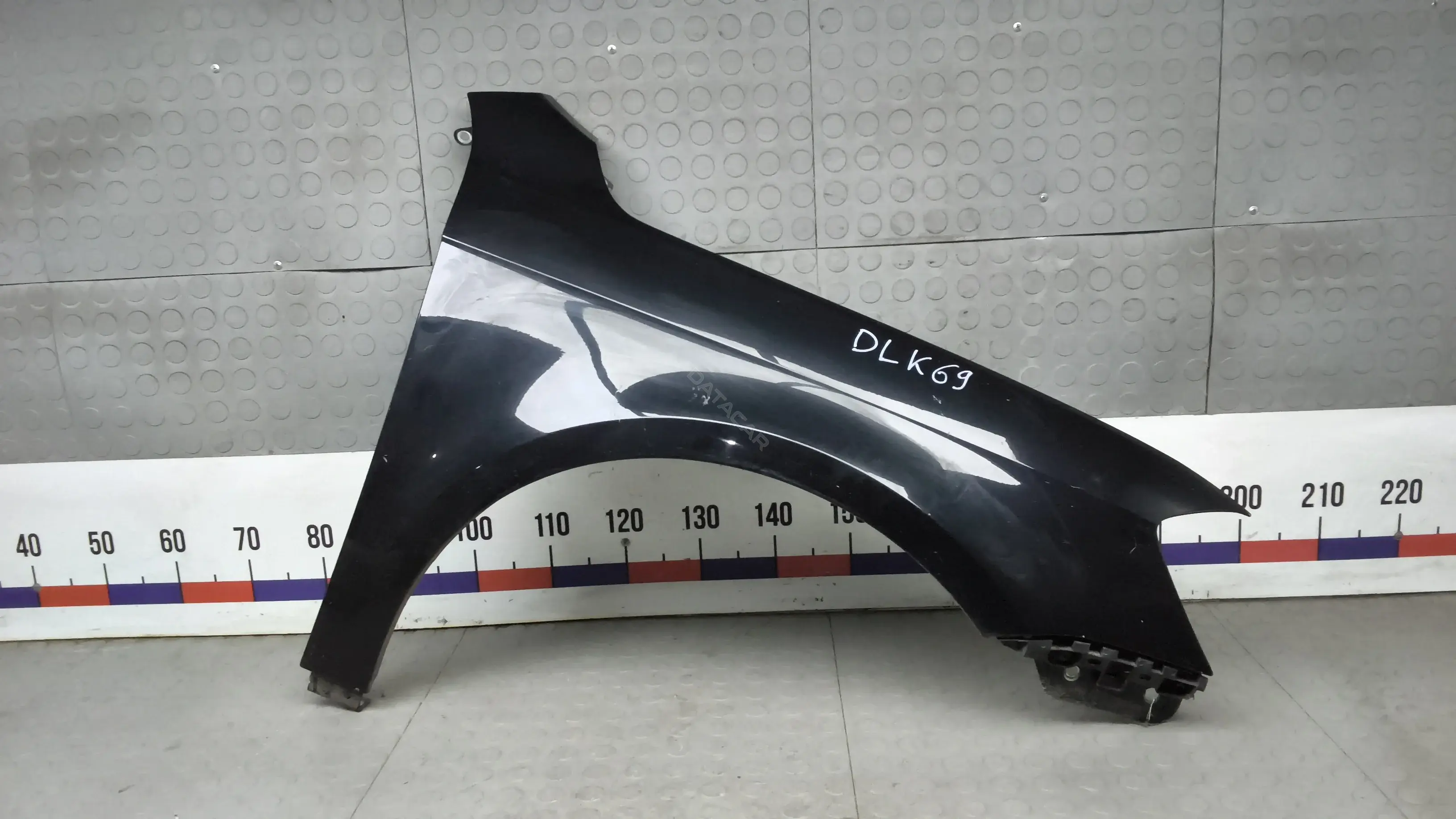 Крыло переднее DLK69EC01