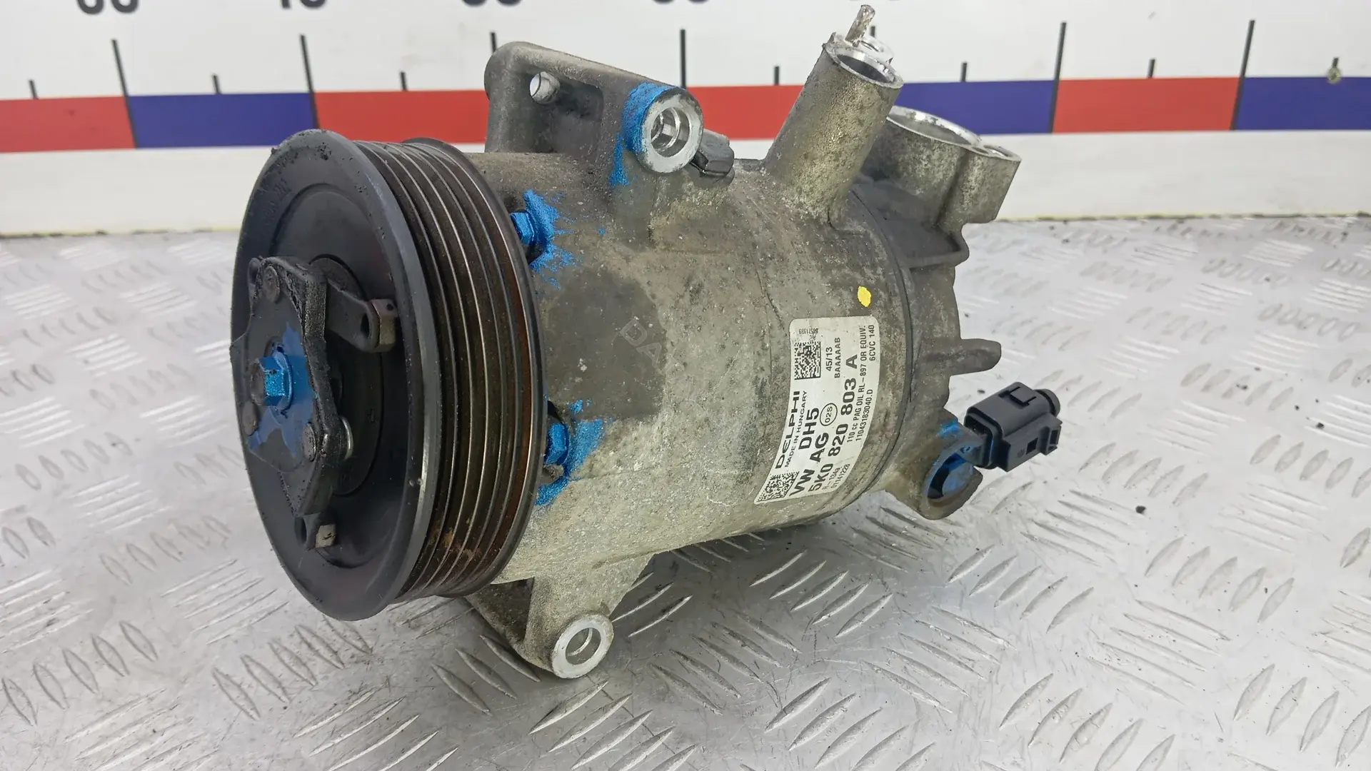 Компрессор кондиционера 5K0820803A