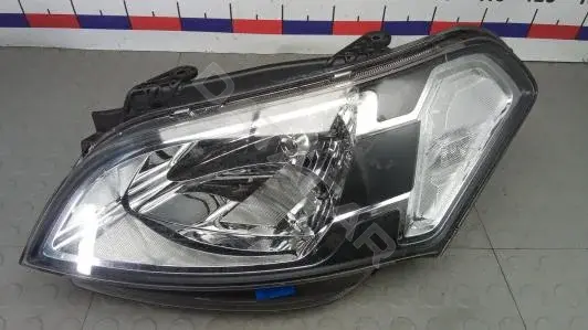 Фары UOK76MR01