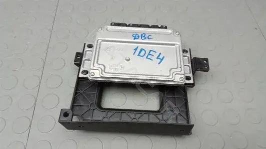 Блок управления двигателем SW9653058080