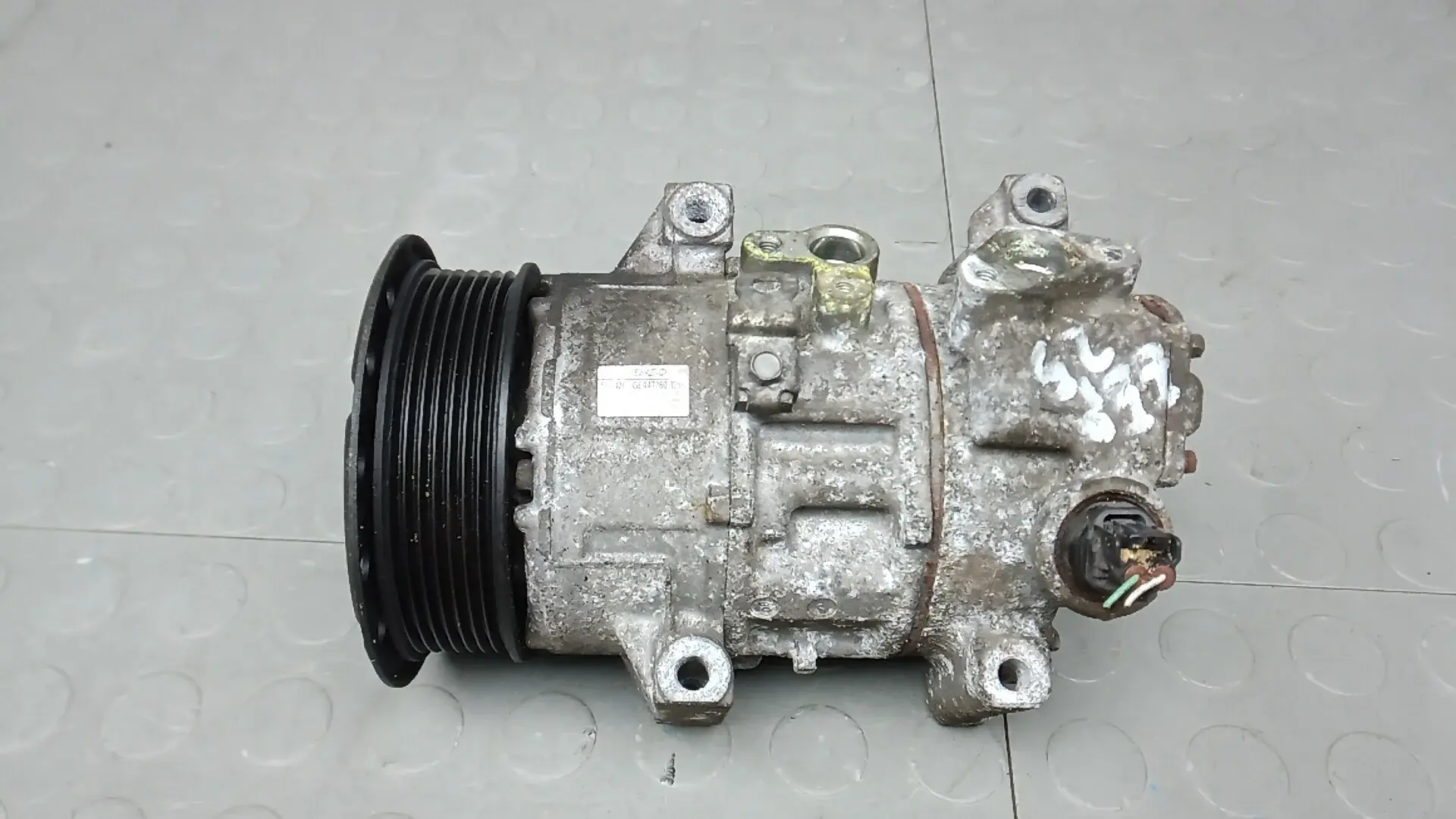 Компрессор кондиционера Toyota 8831002400