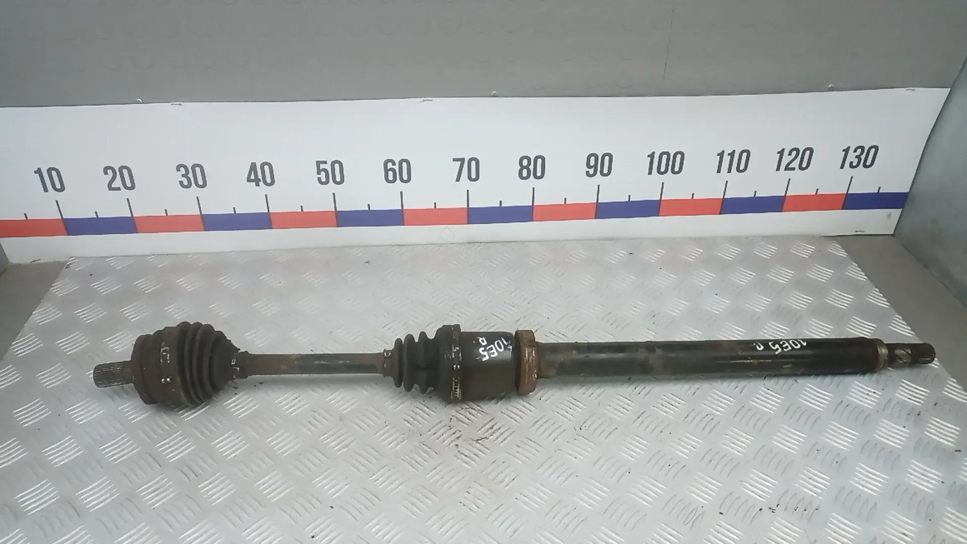 Приводной вал / Полуось 1DE05N101