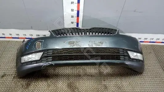 Передний бампер 5JA807221