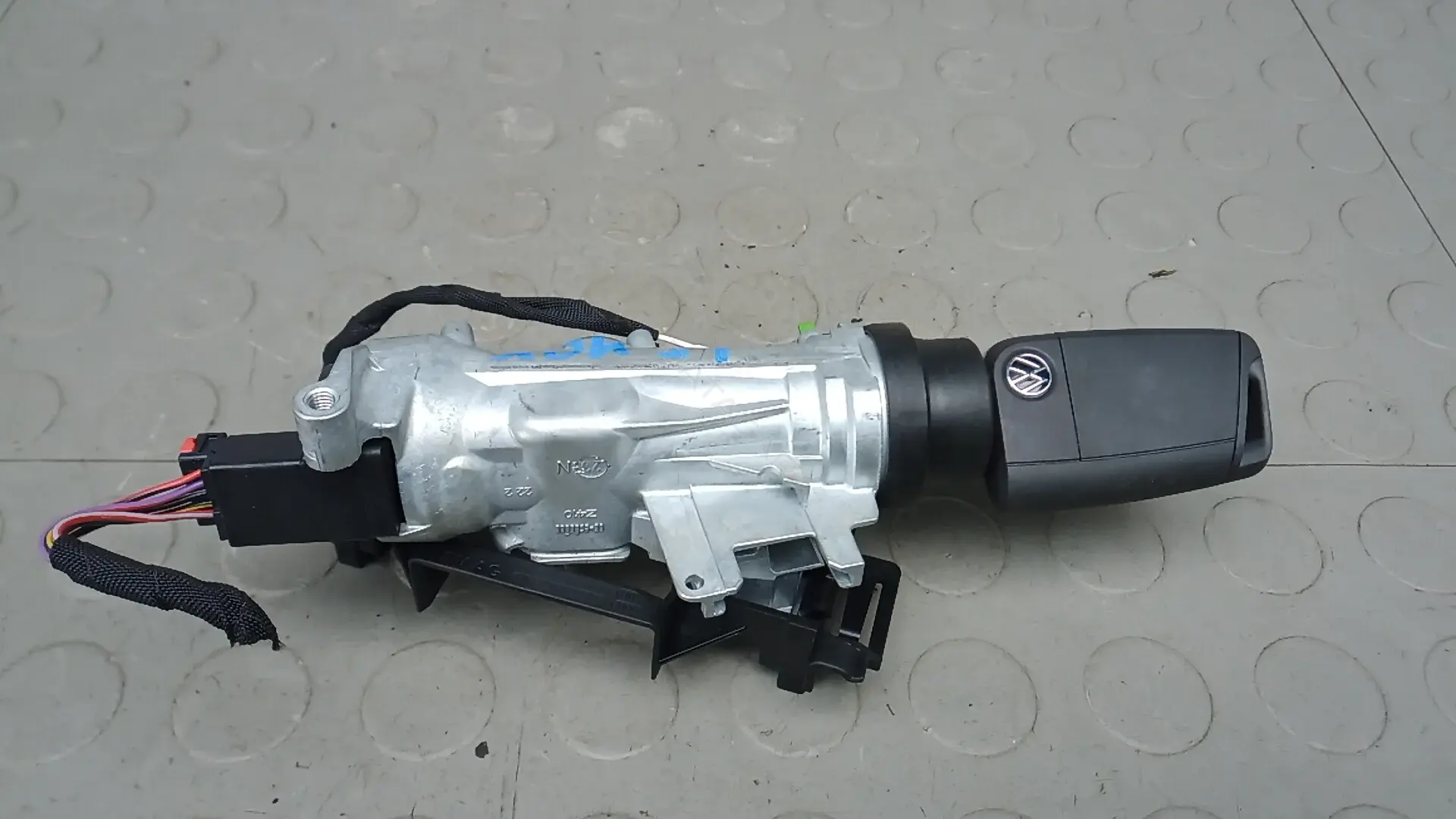 Замок зажигания XOK51J101