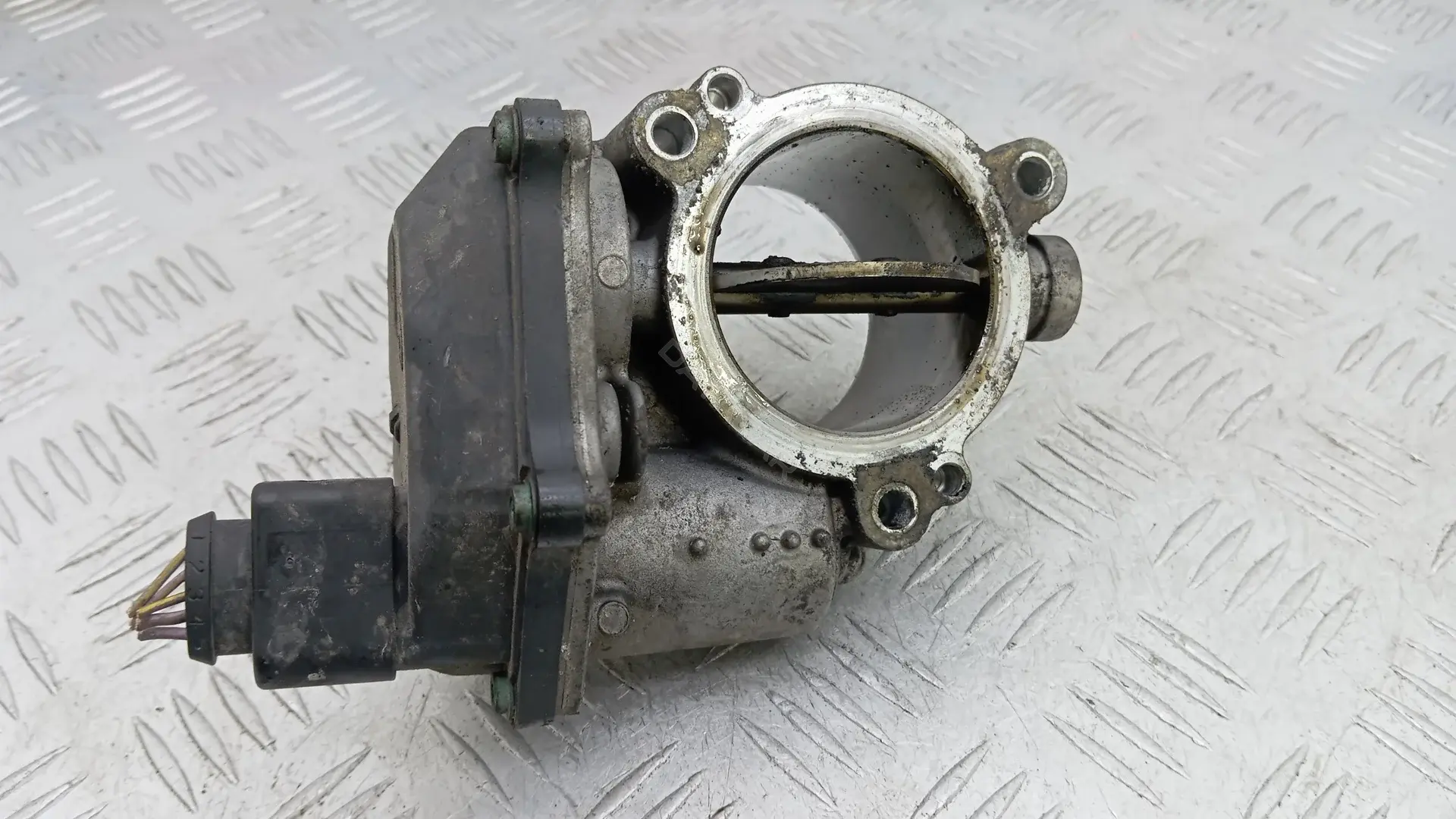 Дроссельная заслонка 04L128063K
