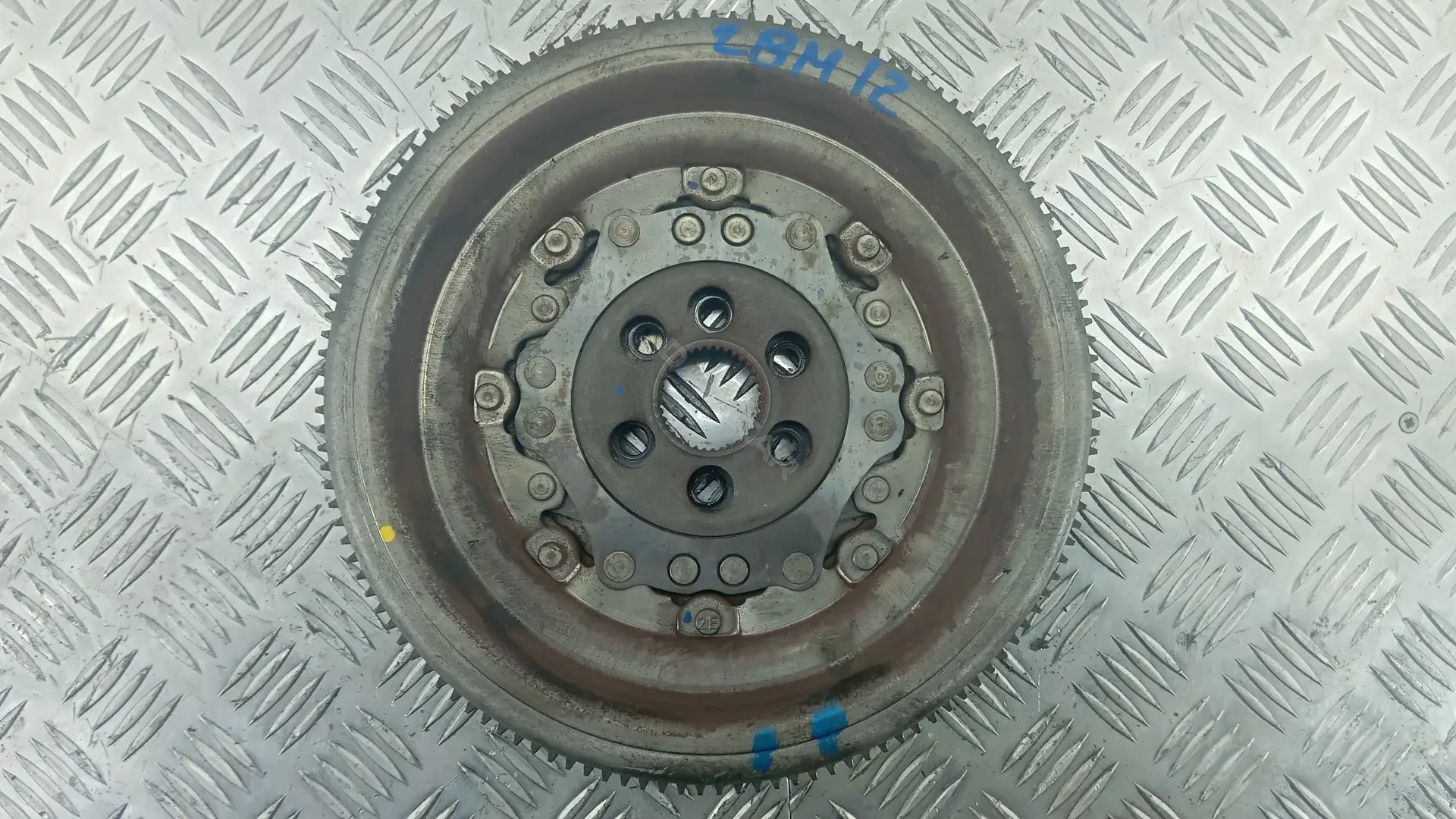 Маховик 03L105266DE