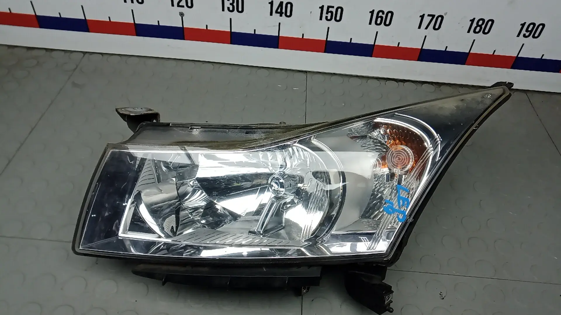 Фары LEP19MR01