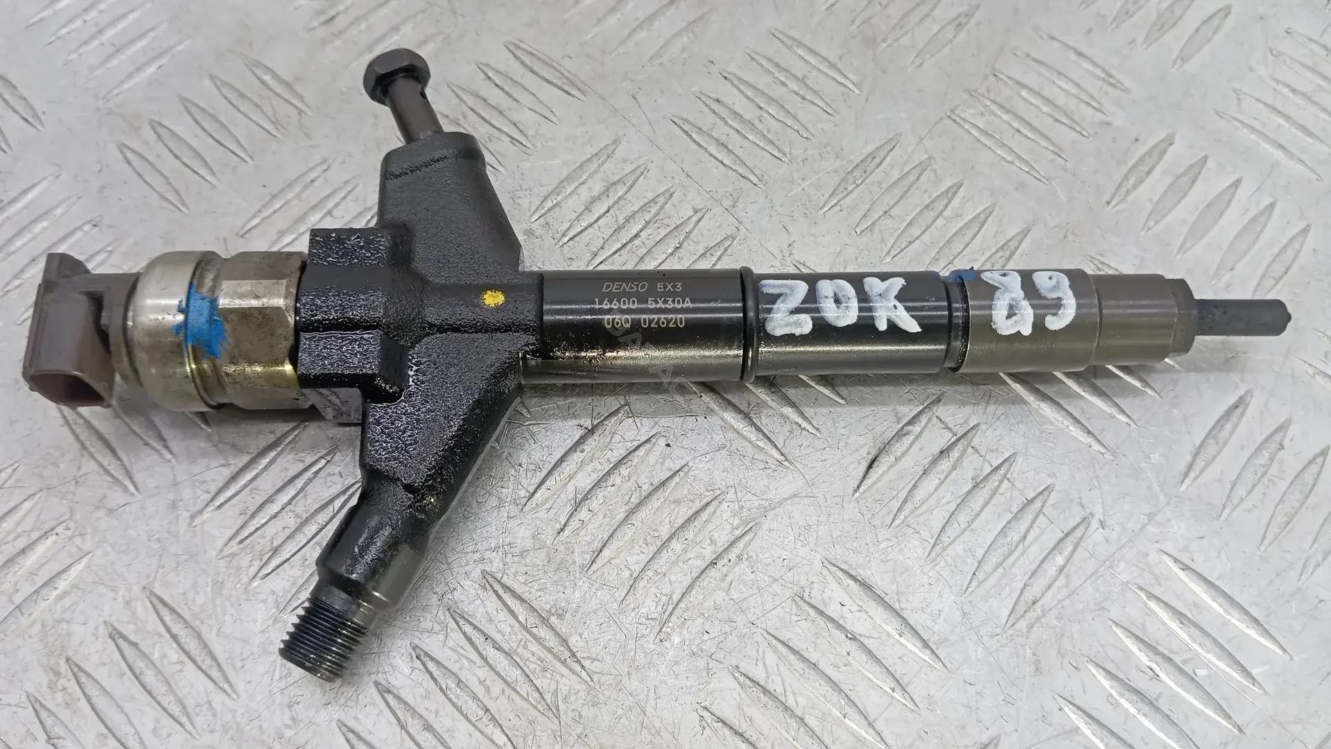 Форсунки 16600-5X30A