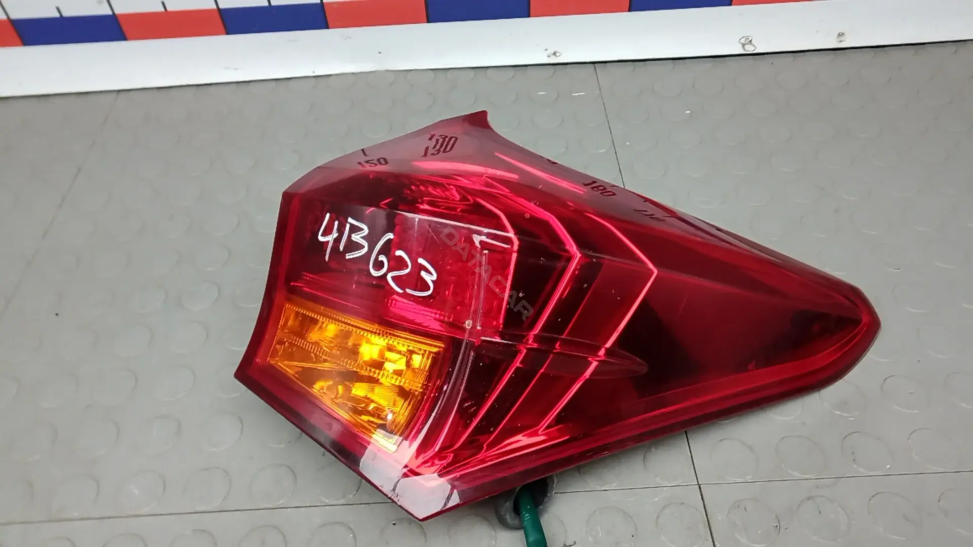 Задние фонари 8155102710