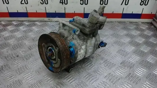 Компрессор кондиционера 5N0820803A