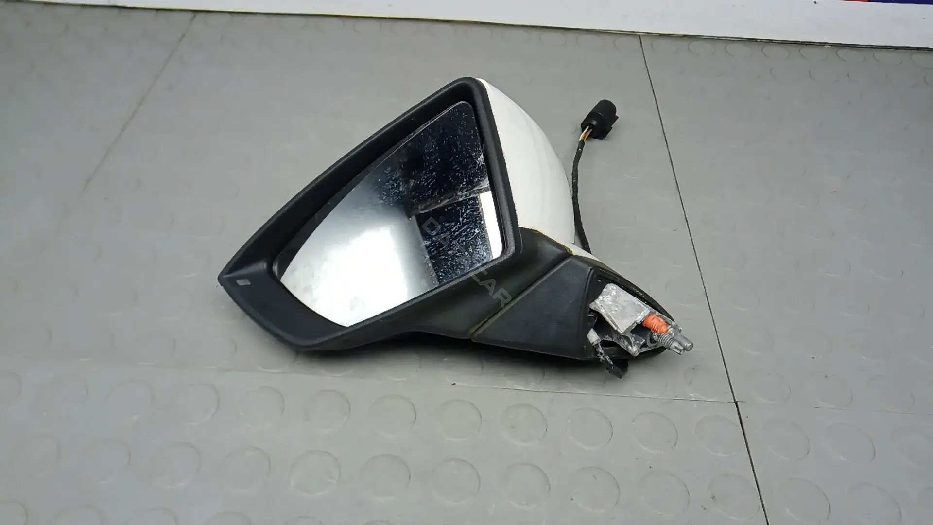 Наружное зеркало UOK57JL01