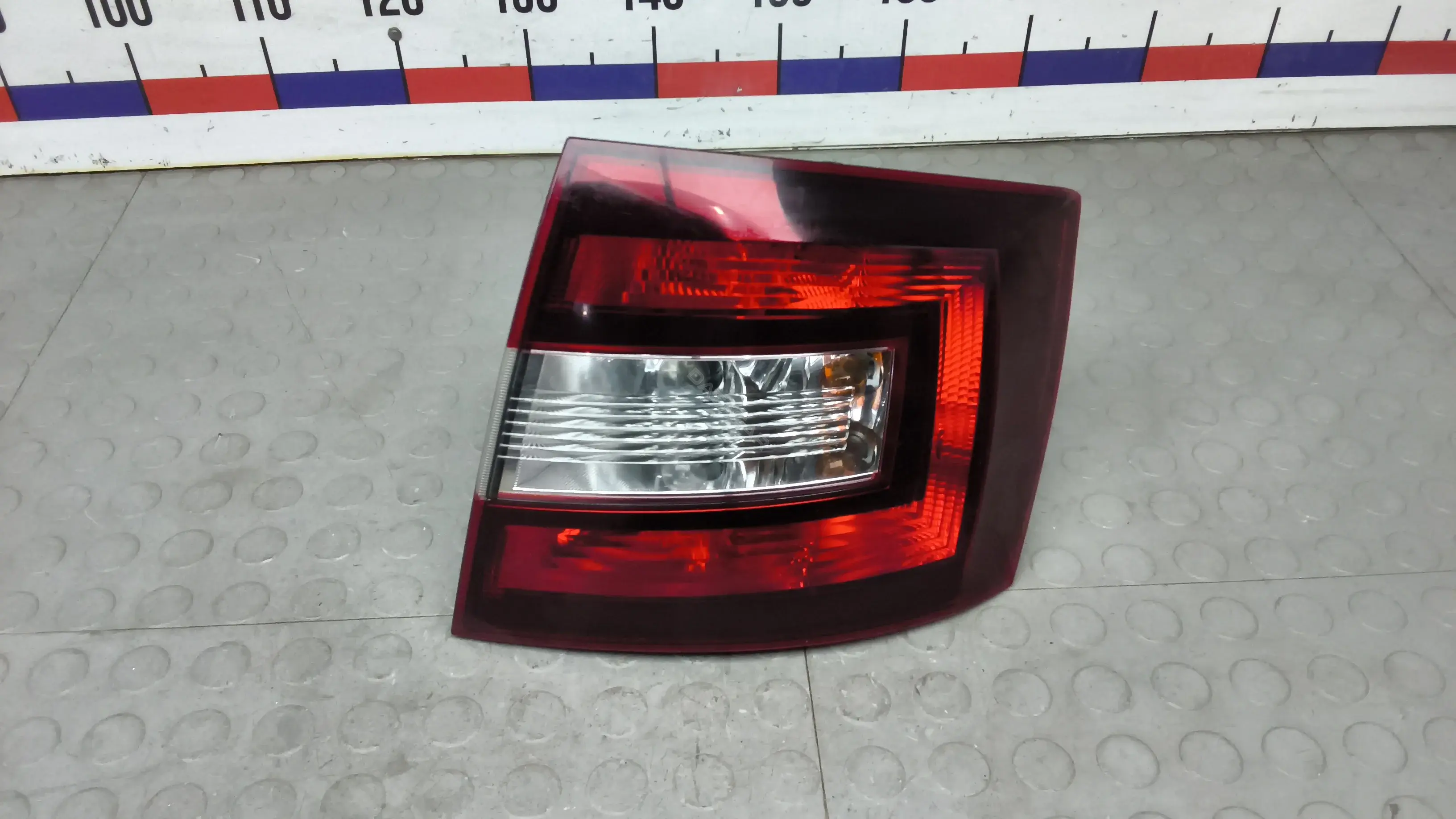 Задние фонари CLK37MY01