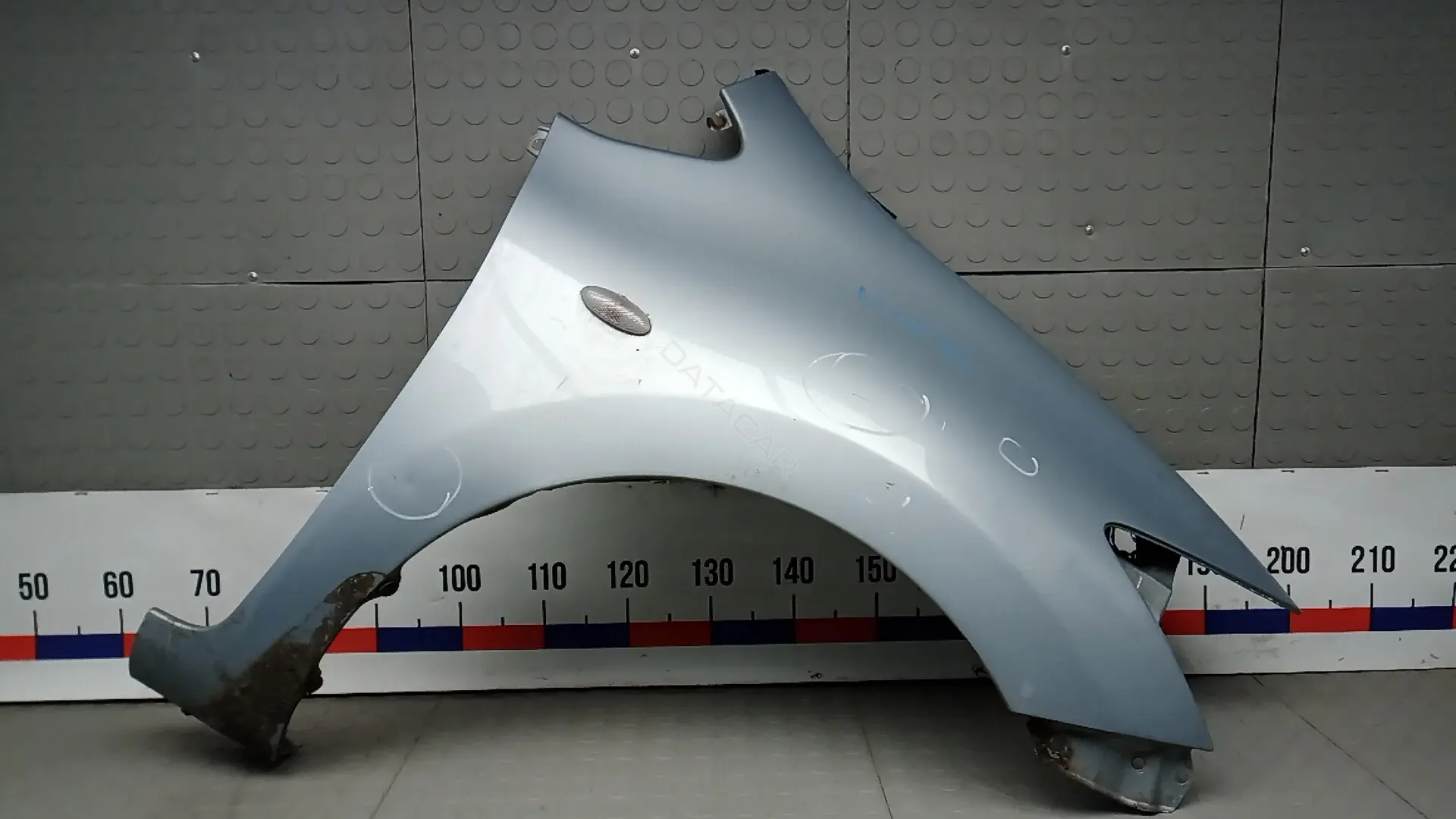 Крыло переднее MOK31EC01