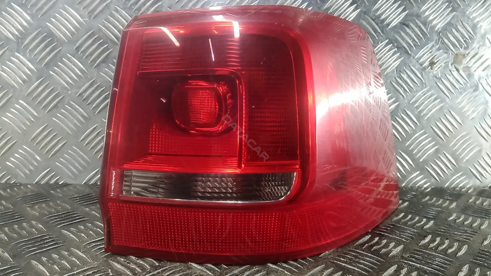 Задние фонари 7N0945096G