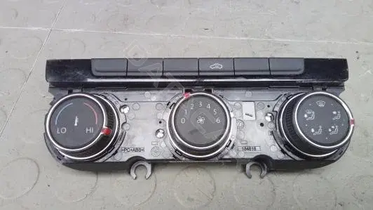Панель управления отопителем (климат-контролем) DBM18OV01