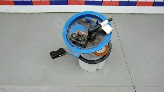Топливный насос 7BM14M701