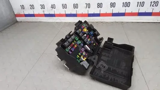 Блок предохранителей p68194670ad