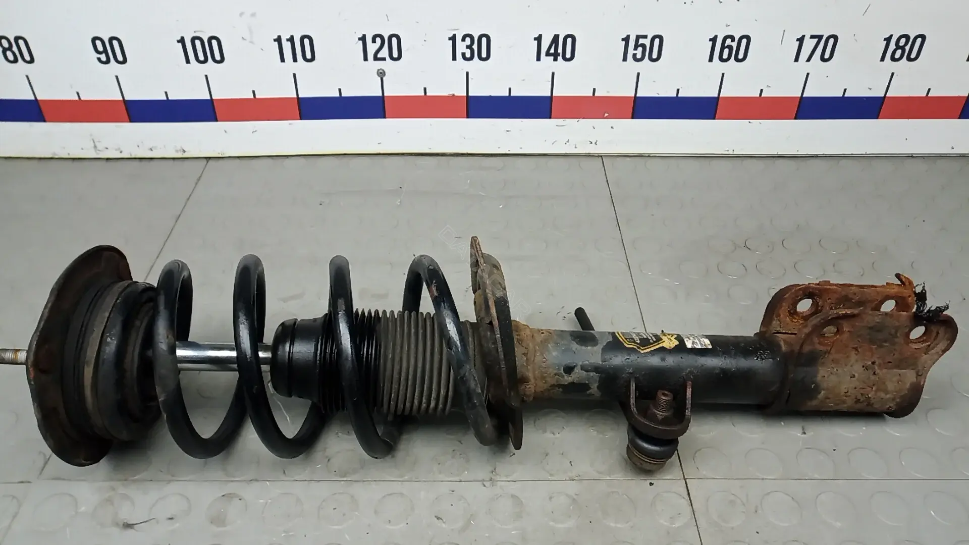 Стойка передняя DLK80N501