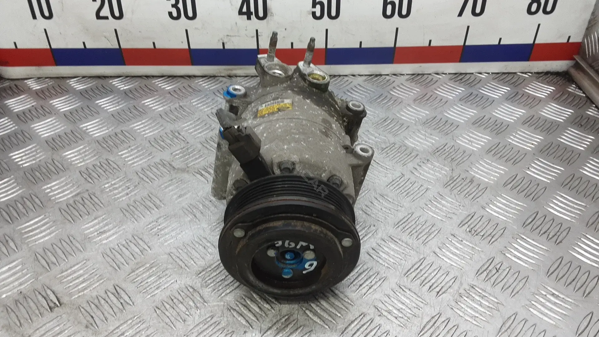 Компрессор кондиционера AV11-19D629-A2C