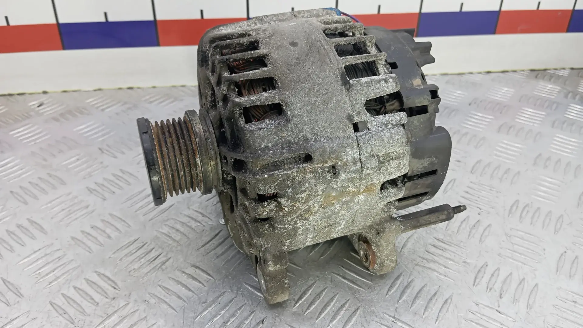 Генератор 03L903024D