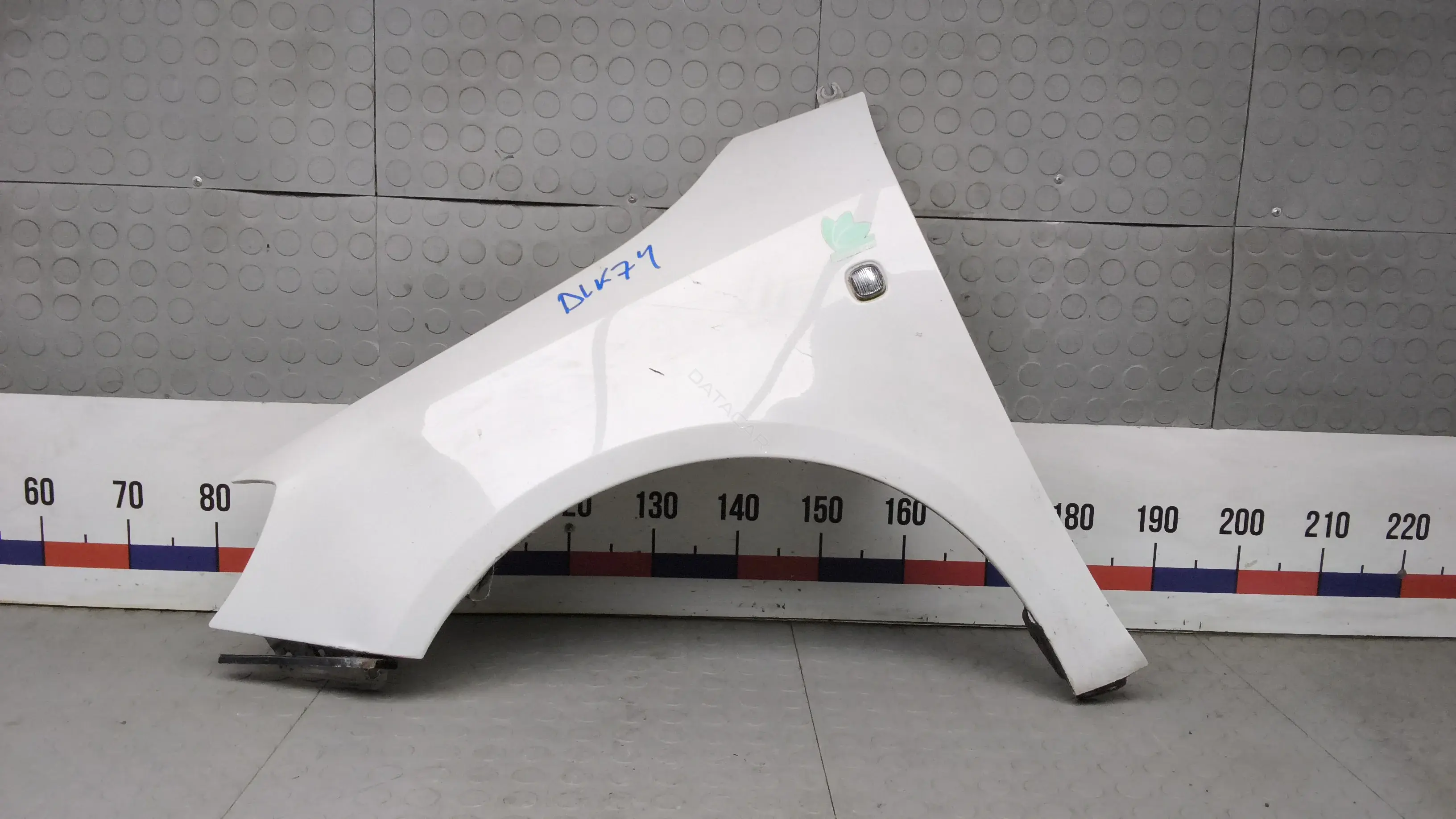 Крыло переднее DLK74D901