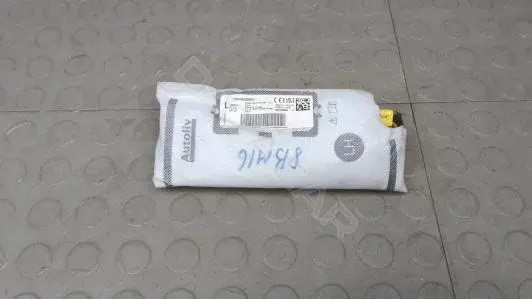 Подушка сиденья 8BM16YY01