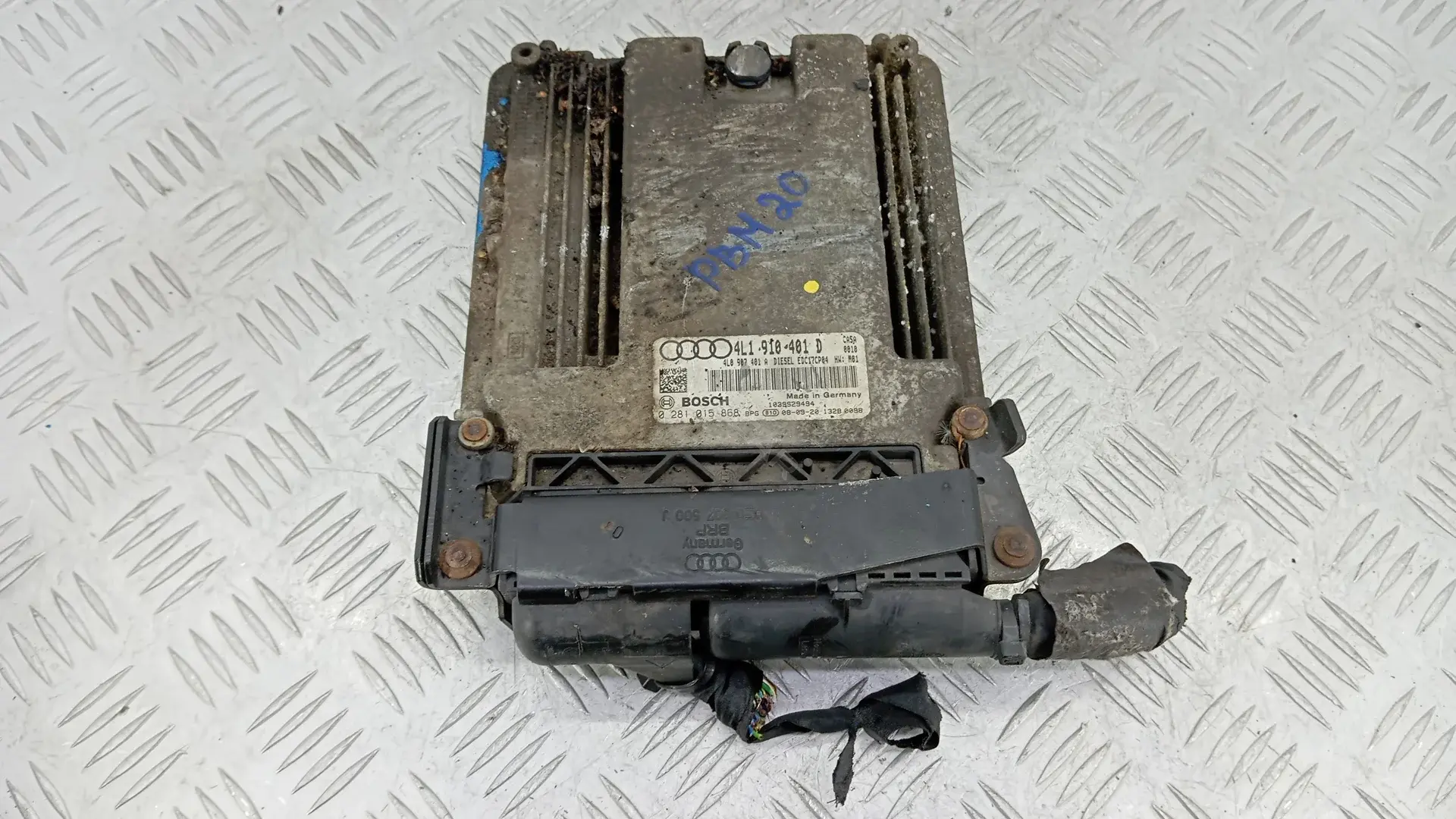 Блок управления двигателем 0281015868, 4L1910401D
