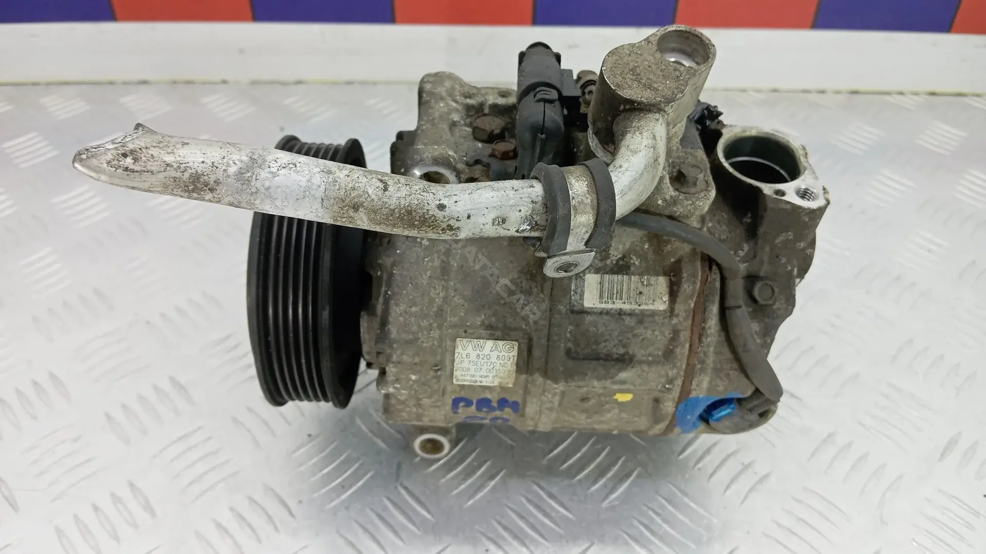 Компрессор кондиционера 7L6820803T
