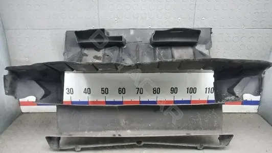 Кронштейн вентилятора радиатора 7P6121293E
