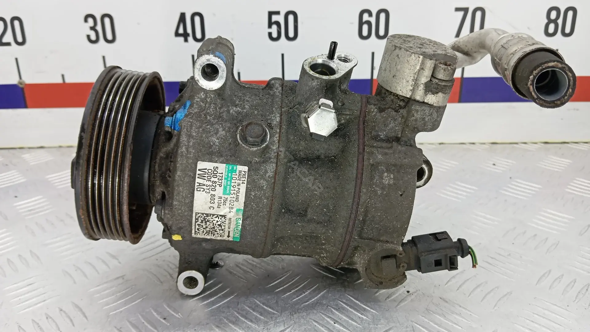 Компрессор кондиционера 5Q0820803C