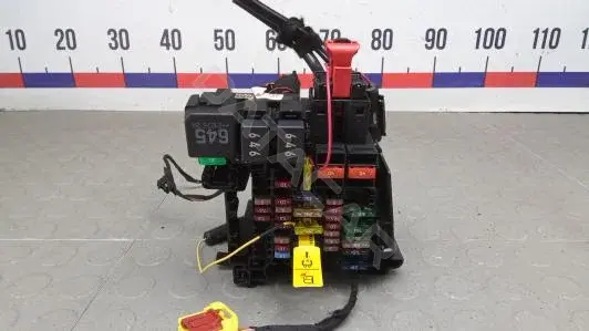 Блок предохранителей LBM09M102