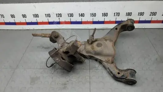 Поворотный кулак BLK650801