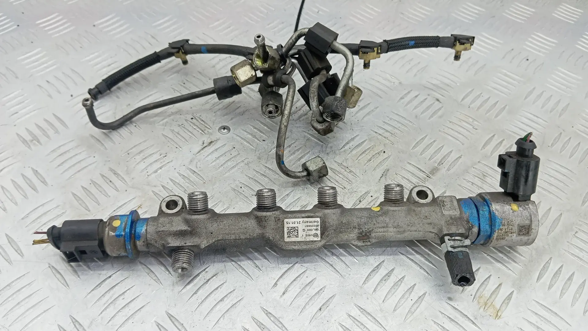 Топливная рейка 04L089G, 04L130089G, 04L130089H