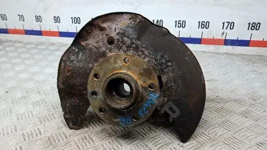 Поворотный кулак 7BG230901