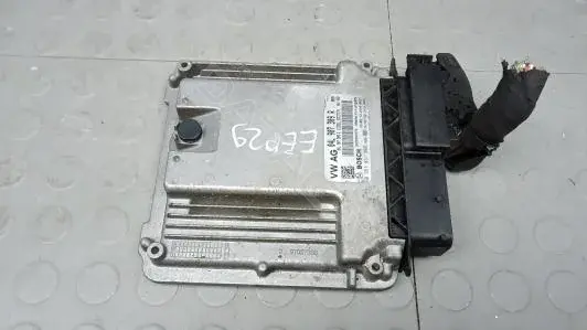 Блок управления двигателем 04L907309R