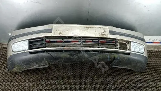 Передний бампер 1Z0807061, 1Z0807221