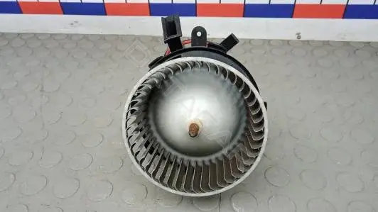 Моторчик печки 7OK29KK02