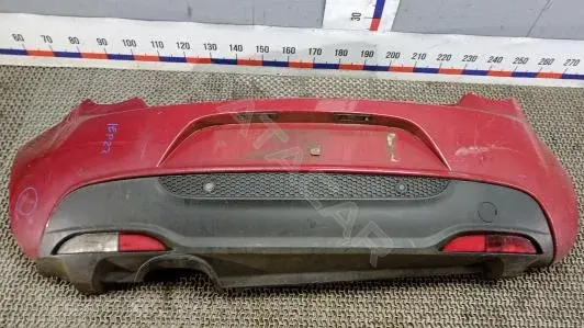 Задний бампер 156084446, 156084643