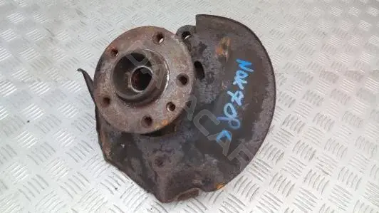 Поворотный кулак NOK700801