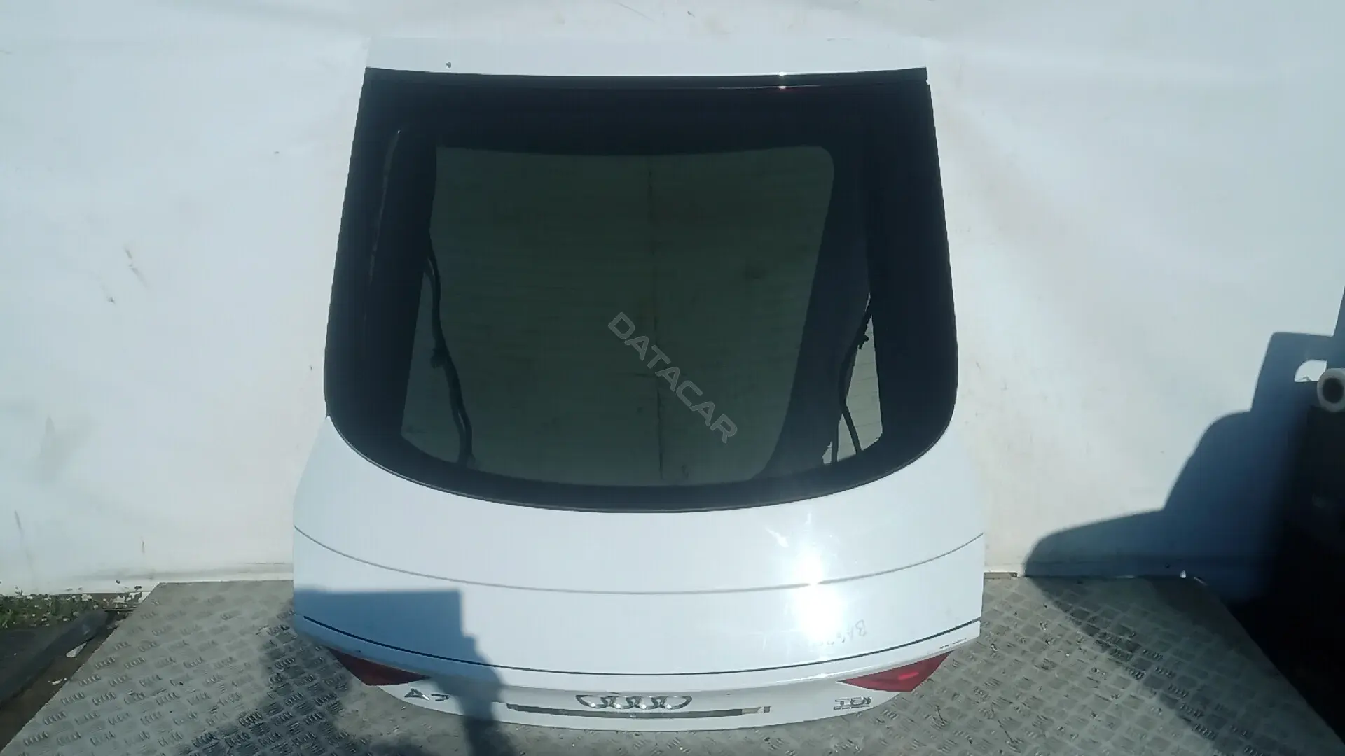 Замок крышки багажника 8R0827505