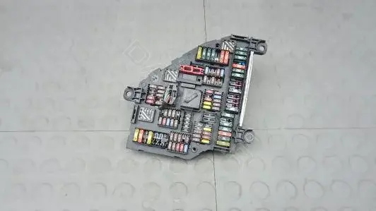Блок предохранителей TOK64M102