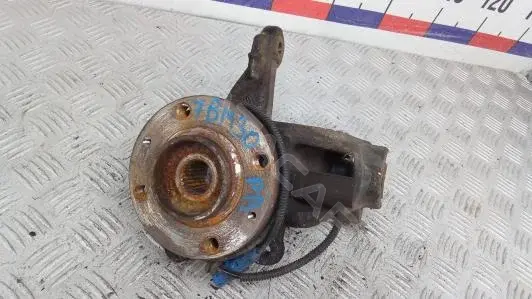 Поворотный кулак 7BM300901