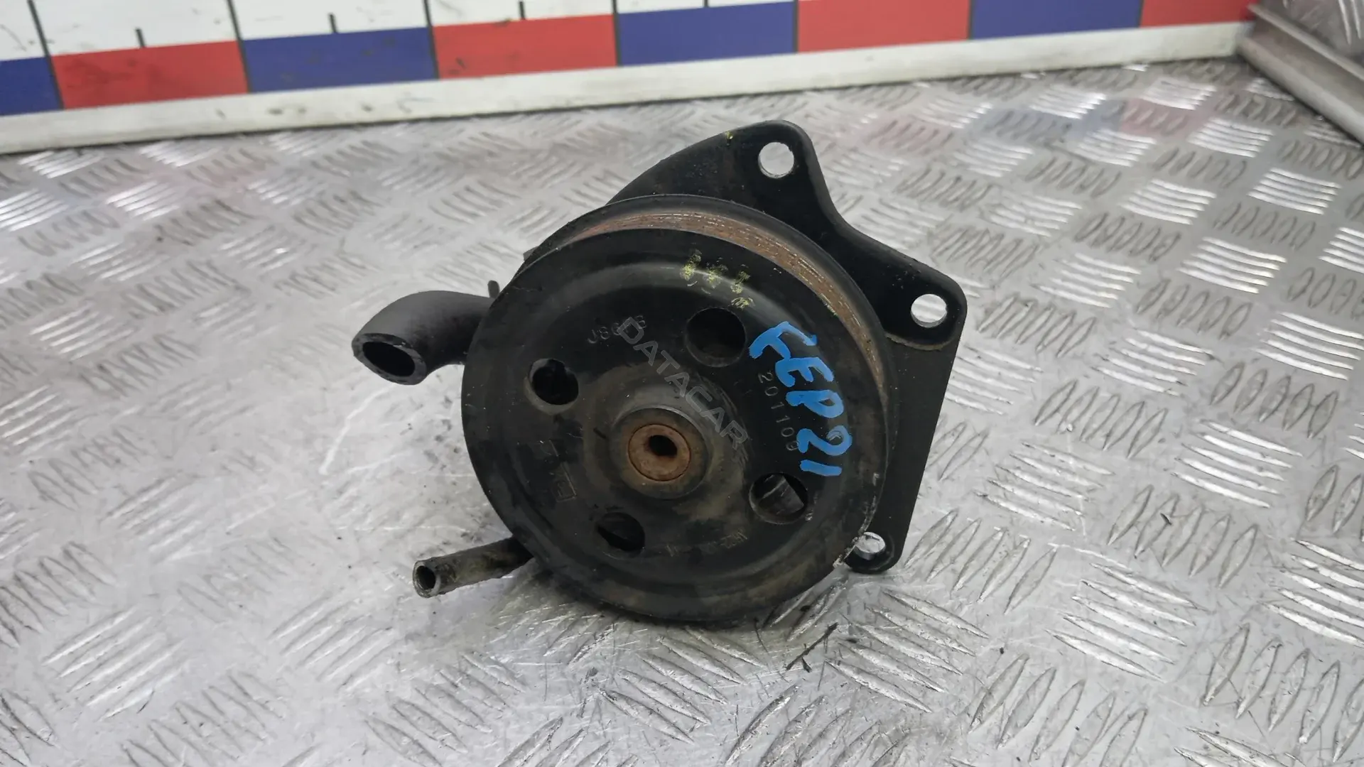 Насос гидроусилителя руля AH22-3A696-AB