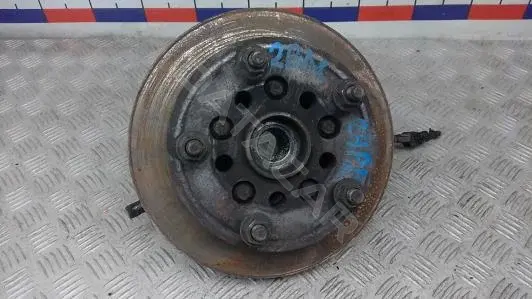 Поворотный кулак 2BM240901
