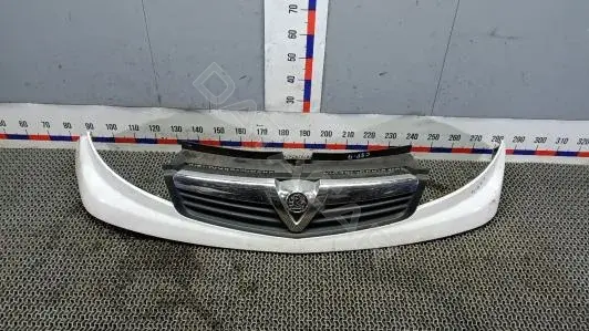 Решетка радиатора CEP09G101