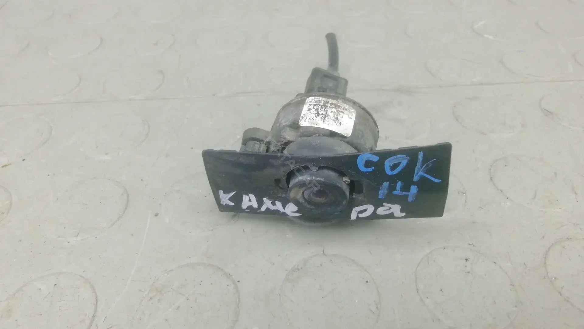 Камера переднего вида COK14Z301
