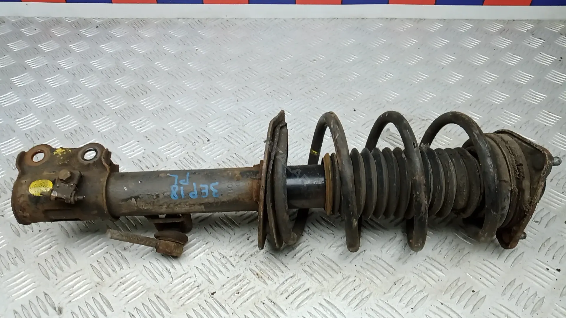 Амортизаторы 546512Y010